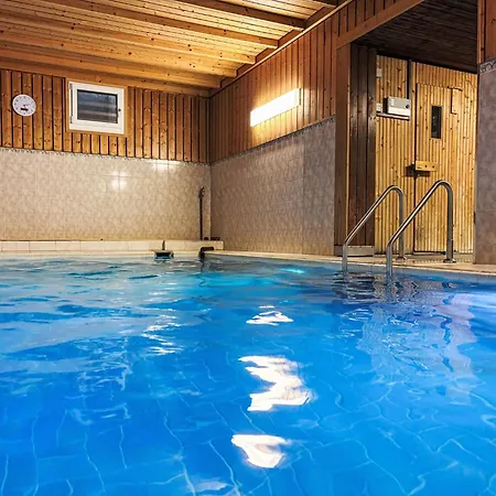 C 031 By Interhome 디센티스